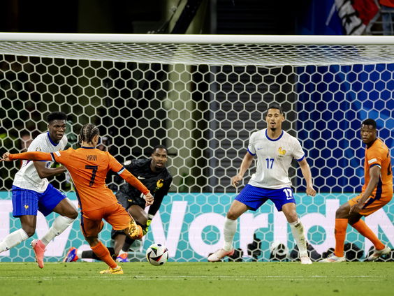 EK Probz: De voetbalschoen