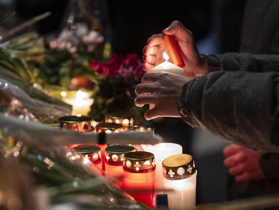Wat kan Nederland doen om de gewonden van de cafébrand in Zwitserland te helpen?