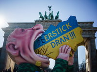 Waarom reageren wereldleiders zo fel op een man die carnavalswagens bouwt?