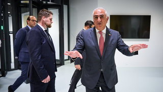 Reza Pahlavi: held of schurk?