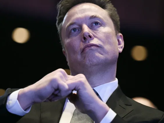 Stand.nl: 'Het is eng dat Elon Musk nóg rijker wordt'