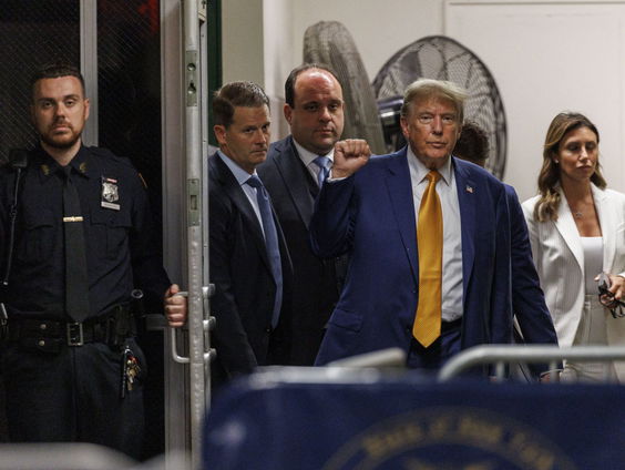 Stormy Daniels getuigt tegen Donald Trump in rechtszaak