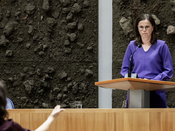 Nieuwsforum: Motiemoeheid en campagneperikelen in de laatste Kamerweek