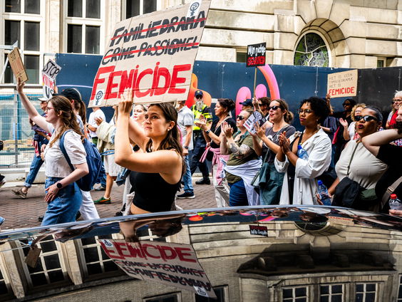 Protestmars tegen femicide in Rotterdam