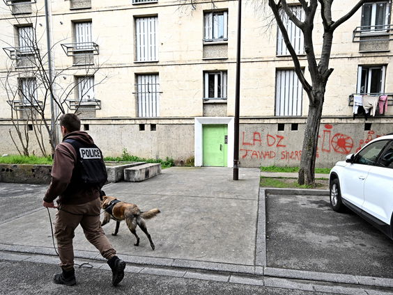 Franse drugsdealers willen hun overlast compenseren met klusjes