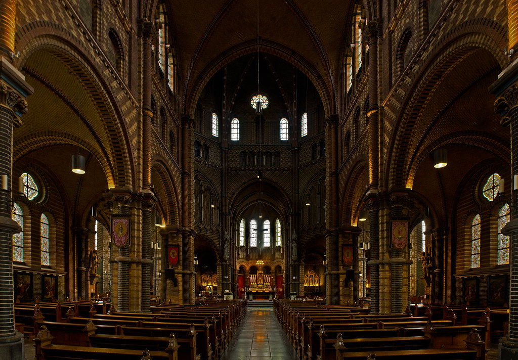 Bisdom Roermond schakelt econoom in voor verkoop tientallen kerken