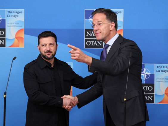Zelensky veroordeelt tot de wandelgangen op de NAVO-top