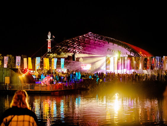 Lichtkunst verovert deze zomer de festivals