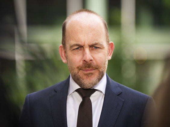 Minister Bart van den Brink te gast in het Politiek Café