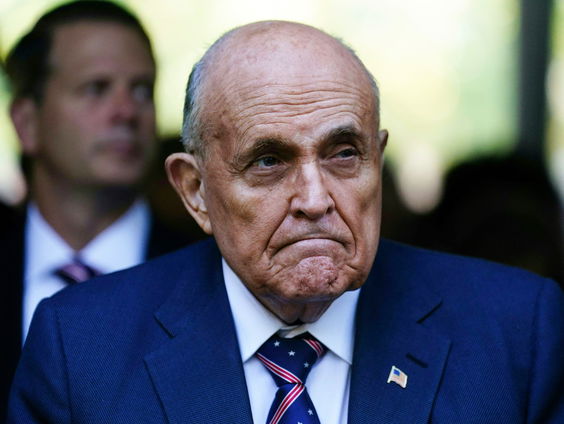 Ex-advocaat van Trump moet 148 miljoen afstaan aan verkiezingsmedewerkers