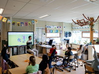 Docent Anne Tabak wil graag meer focus op vrede in het onderwijs