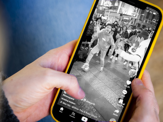 Feit of Fictie: 'Smartphone op zwart-wit modus maakt 'm minder verslavend'