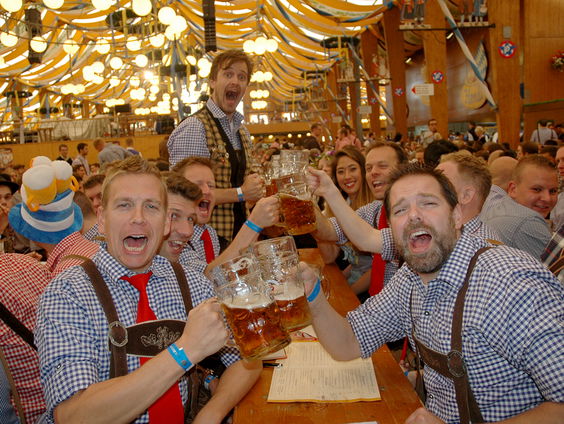 Bier, Lederhosen en Dirndls: Oktoberfest is weer begonnen