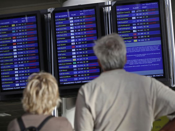 Vulkaanuitbarsting in IJsland legt vliegverkeer plat