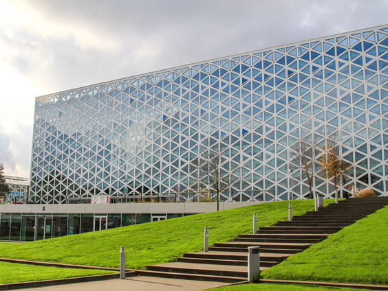 Overvol stroomnet: wel ruimte voor een datacenter, maar niet voor een hogeschool?