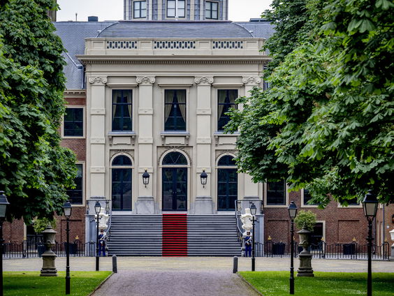 Hoe worden bewindspersonen geselecteerd?