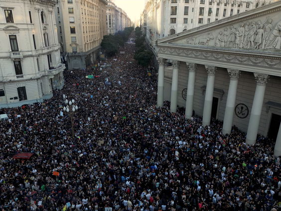 Studentenprotesten Argentinië om draconische bezuinigingen