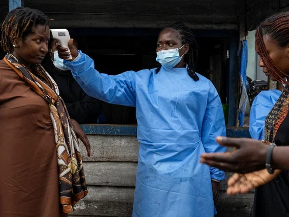 Rode Kruis opent gironummer voor ebola om dodelijke uitbraak in Afrika