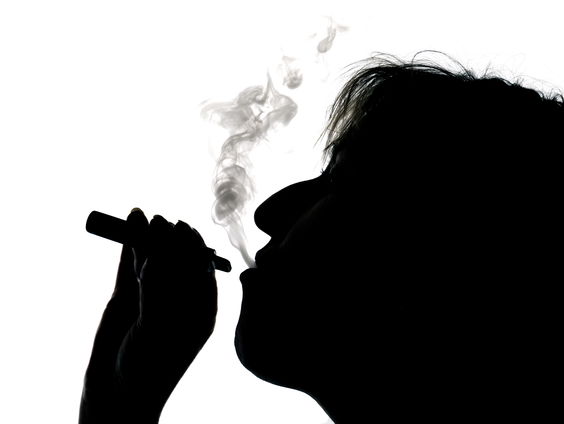 Ruim 1 op de 3 vapende jongeren doet dat ook in bed