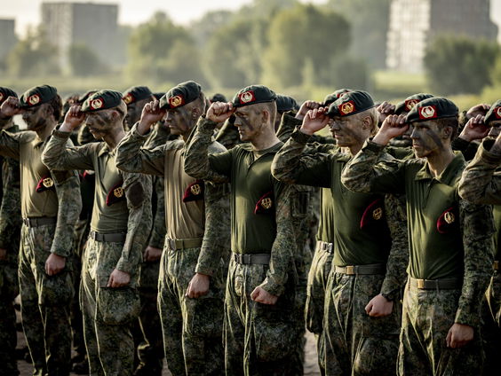 Defensie gaat zerotolerance drugsbeleid tegen het licht houden