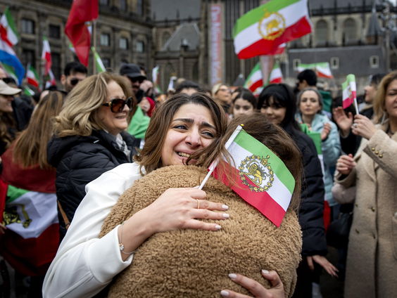 Hoe ontvangen Iraniërs onafhankelijk radionieuws uit Amsterdam?