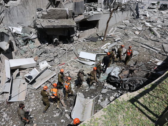 Cabaretier Saman Amini over Iran: 'het is ook een oorlog van narratieven'