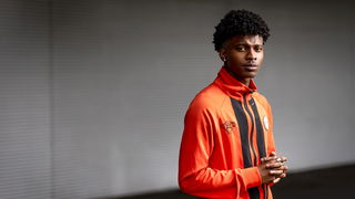 Acteur Daniël Kolf ontvangt belangrijkste toneelprijs van Nederland