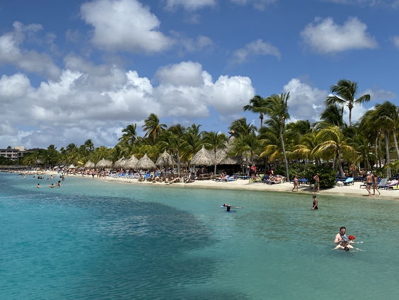 Protesten op stranden Curaçao tegen overheidsplannen modernisering