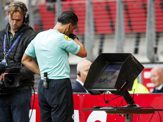 Waarom geloven we heilig in de VAR?