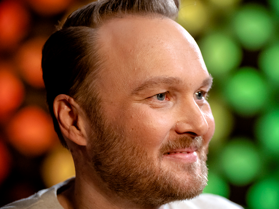 Arjen Lubach zit 25 jaar in het vak, bespreken zijn veelzijdige carrière