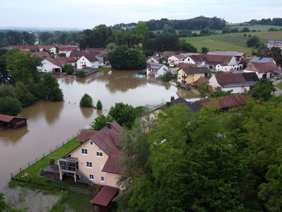 Overstromingen en aardverschuivingen teisteren delen van Duitsland