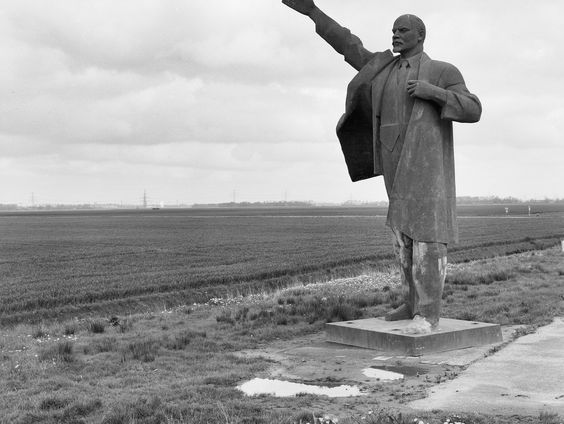 Hoe een metershoog beeld van Lenin in het Groningse Tjuchem terechtkwam