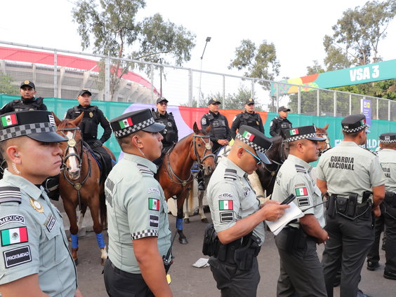 Onrustige sfeer in Mexico-stad in aanloop naar de WK aftrap, maar ook veel enthousiaste fans