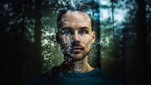 Marieke doet haar verhaal in de EO-serie 'Klinkt als een sekte'