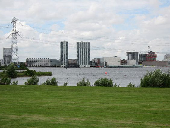 Mo Hersi brengt een ode aan Almere