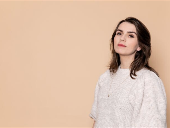 Cabaretier Louise Korthals is terug van weggeweest met een nieuwe show