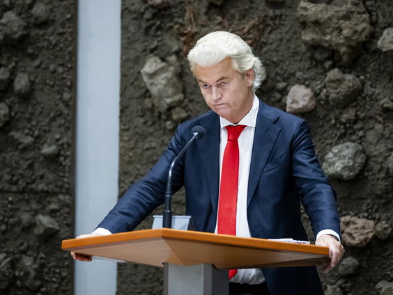 Hoe doet Wilders het in vergelijking met andere radicaal-rechtse partijen?