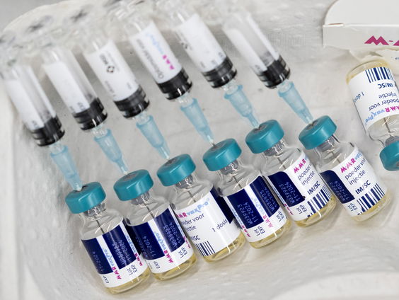 Wat betekent het dat het OMT bij elkaar is gekomen voor de mazelen?