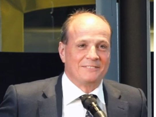 Hoe komt Jumbo-topman aan een half miljoen cash in zijn huis?