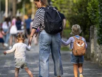 Stand.nl: De zomervakantie duurt te lang