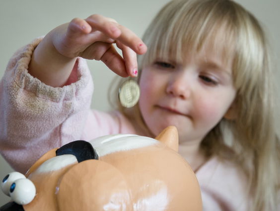 Kinderen kennen de waarde van geld niet meer, hoe moeten we ze beter financieel opvoeden?