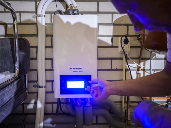 Energieleveranciers gaan op afstand warmtepompen van klanten aan- of uitzetten