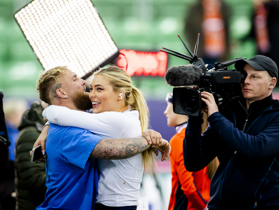 Jutta Leerdam en Jake Paul in de Spotlight