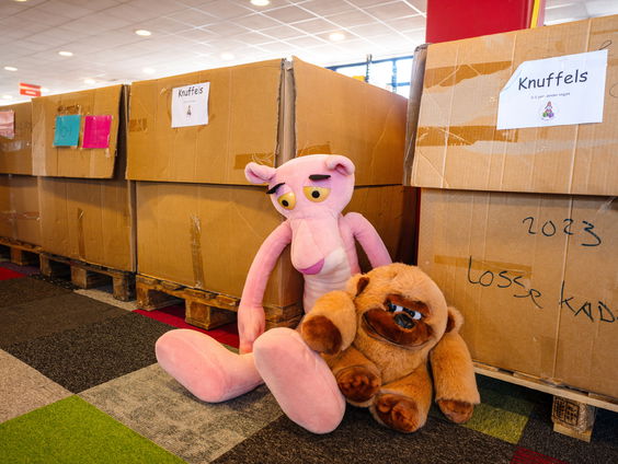 Wethouders armoedebeleid van Amsterdam en Rotterdam roepen op te werken aan sociaal minimum