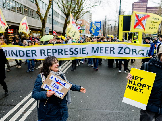 Corona: van verbinding naar polarisatie