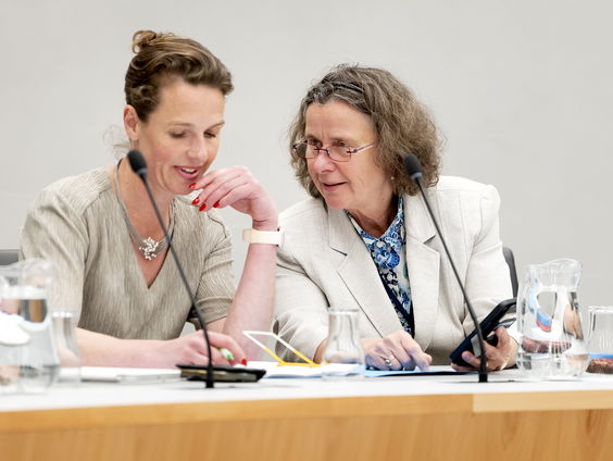 Hoe vind je een vrouw voor je politieke partij?