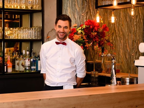 Barman Victor Abeln stopt bij First Dates