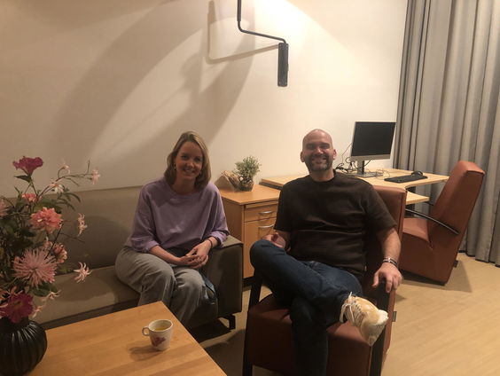 Wakker in de nacht: achter de gesloten deuren van een crisisafdeling