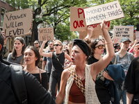 Is het goed om psychisch geweld strafbaar te stellen?