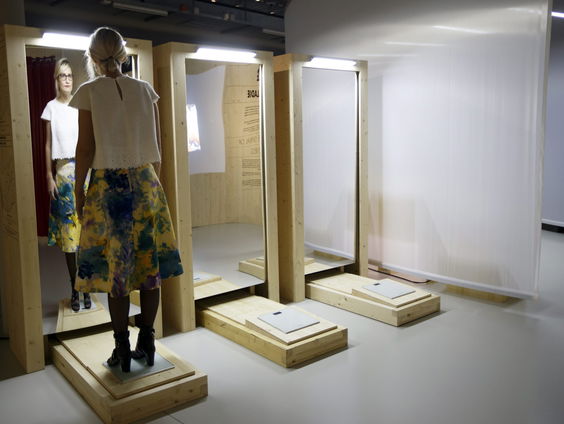 Keurslijf: Hoe sociale media ons zelfbeeld vervormen